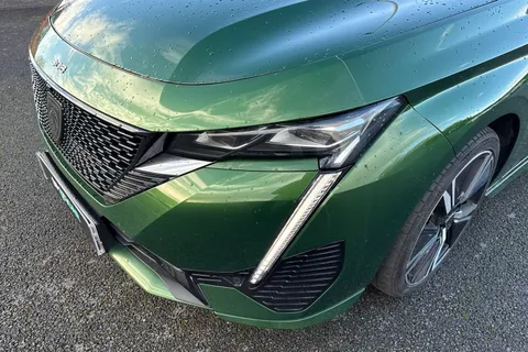 YE72BLJ PEUGEOT 308 1.2 PureTech GT EAT Euro 6 (s/s) 5dr Thumbnail #26