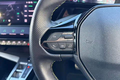 YE72BLJ PEUGEOT 308 1.2 PureTech GT EAT Euro 6 (s/s) 5dr Thumbnail #39