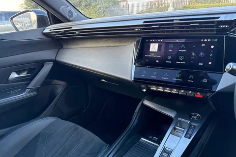 YE72BLJ PEUGEOT 308 1.2 PureTech GT EAT Euro 6 (s/s) 5dr Thumbnail #42