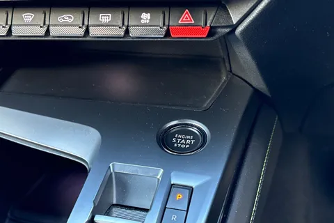 YE72BLJ PEUGEOT 308 1.2 PureTech GT EAT Euro 6 (s/s) 5dr Thumbnail #57