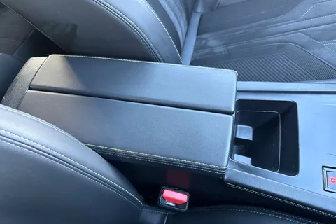 YE72BLJ PEUGEOT 308 1.2 PureTech GT EAT Euro 6 (s/s) 5dr Thumbnail #60