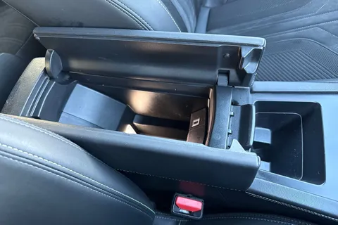 YE72BLJ PEUGEOT 308 1.2 PureTech GT EAT Euro 6 (s/s) 5dr Thumbnail #61