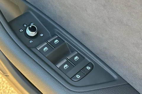 KN25LZV Audi A4 S line 35 TDI  163 PS S tronic Thumbnail #42