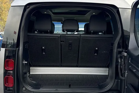 10 of 40 for Land Rover Defender 90 3.0 D250 MHEV HSE Auto 4WD Euro 6 (s/s) 3dr