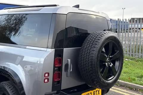 16 of 40 for Land Rover Defender 90 3.0 D250 MHEV HSE Auto 4WD Euro 6 (s/s) 3dr