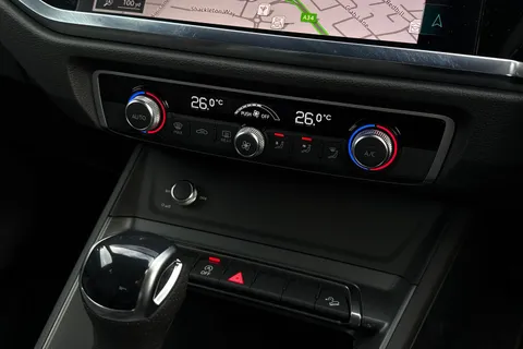 DF74KGO Audi Q3 S line 35 TFSI  150 PS S tronic Thumbnail #20