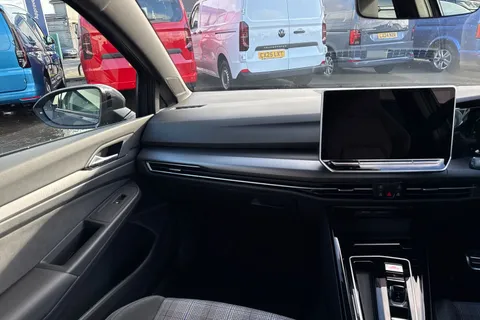 KJ25CZB Volkswagen Golf 1.5 TSI 272 GTE eHybrid 5dr DSG Thumbnail #21