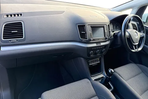 SH67JKJ Volkswagen Sharan 2.0 TDI SE Nav Euro 6 (s/s) 5dr Thumbnail #16