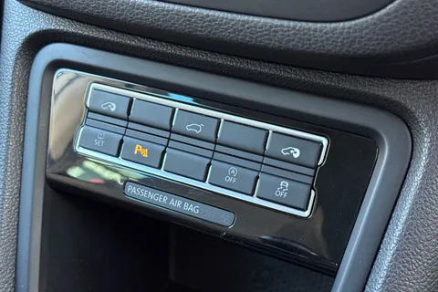 SH67JKJ Volkswagen Sharan 2.0 TDI SE Nav Euro 6 (s/s) 5dr Thumbnail #46