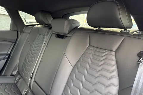 KY25FNA Audi A6 E-Tron Sportback 100kWh Performance S line Auto 5dr Thumbnail #20