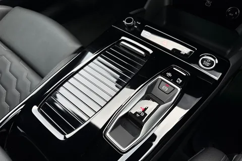 KY25FNA Audi A6 E-Tron Sportback 100kWh Performance S line Auto 5dr Thumbnail #24