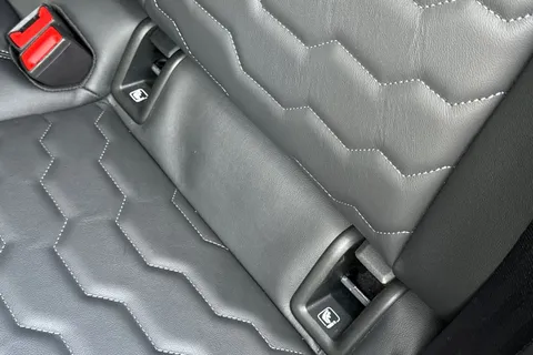 KY25FNA Audi A6 E-Tron Sportback 100kWh Performance S line Auto 5dr Thumbnail #52