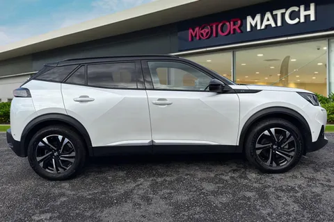 OV72WCP PEUGEOT e-2008 50kWh GT Auto 5dr (7kW Charger) Thumbnail #4