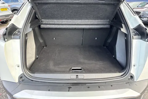 OV72WCP PEUGEOT e-2008 50kWh GT Auto 5dr (7kW Charger) Thumbnail #7