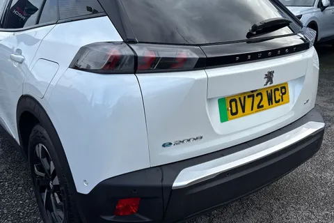 OV72WCP PEUGEOT e-2008 50kWh GT Auto 5dr (7kW Charger) Thumbnail #8