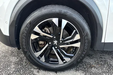 OV72WCP PEUGEOT e-2008 50kWh GT Auto 5dr (7kW Charger) Thumbnail #10