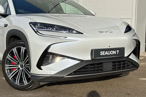 DE75FFB BYD Sealion 7 91.3kWh Excellence Auto AWD 5dr Thumbnail #17