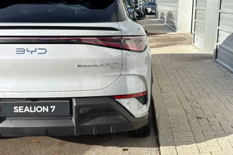 DE75FFB BYD Sealion 7 91.3kWh Excellence Auto AWD 5dr Thumbnail #37