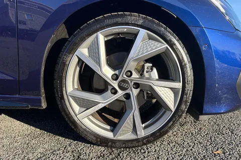 KM25EZV Audi A3 Black Edition 35 TFSI 150 PS S tronic Thumbnail #11