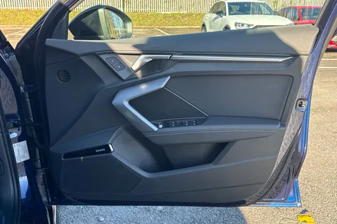 KM25EZV Audi A3 Black Edition 35 TFSI 150 PS S tronic Thumbnail #43