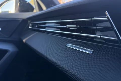 KM25EZV Audi A3 Black Edition 35 TFSI 150 PS S tronic Thumbnail #46