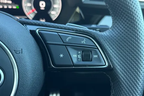 KM25EZV Audi A3 Black Edition 35 TFSI 150 PS S tronic Thumbnail #53