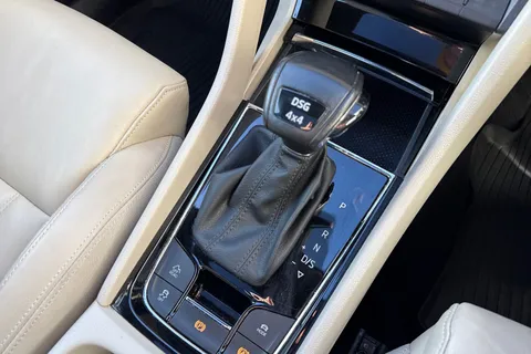 CT19VHG Škoda Karoq 1.5 TSI ACT Edition DSG 4WD Euro 6 (s/s) 5dr Thumbnail #24