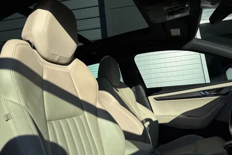 CT19VHG Škoda Karoq 1.5 TSI ACT Edition DSG 4WD Euro 6 (s/s) 5dr Thumbnail #25