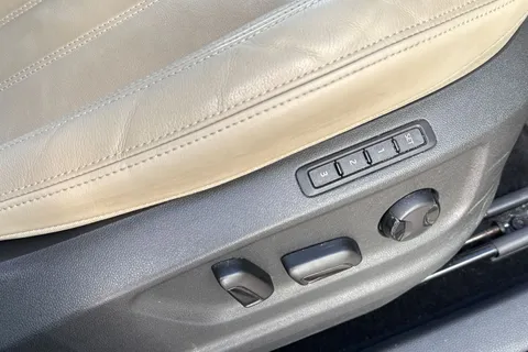 CT19VHG Škoda Karoq 1.5 TSI ACT Edition DSG 4WD Euro 6 (s/s) 5dr Thumbnail #46