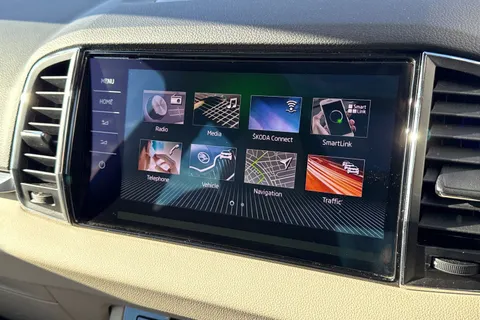 CT19VHG Škoda Karoq 1.5 TSI ACT Edition DSG 4WD Euro 6 (s/s) 5dr Thumbnail #48