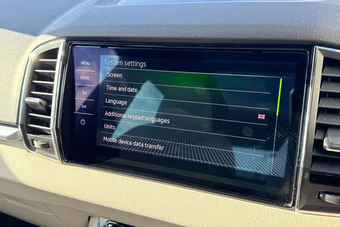 CT19VHG Škoda Karoq 1.5 TSI ACT Edition DSG 4WD Euro 6 (s/s) 5dr Thumbnail #54