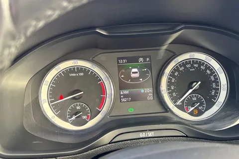 CT19VHG Škoda Karoq 1.5 TSI ACT Edition DSG 4WD Euro 6 (s/s) 5dr Thumbnail #60