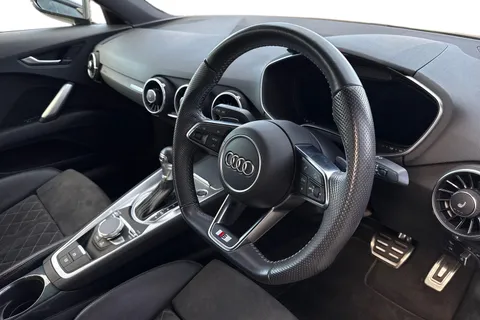 14 of 67 for Audi TT Coup- Black Edition 40 TFSI 197 PS S tronic