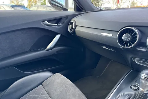 20 of 67 for Audi TT Coup- Black Edition 40 TFSI 197 PS S tronic