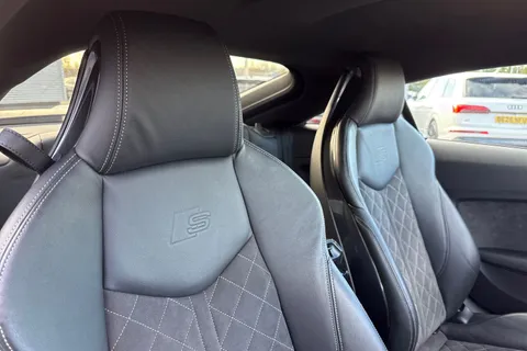 24 of 67 for Audi TT Coup- Black Edition 40 TFSI 197 PS S tronic