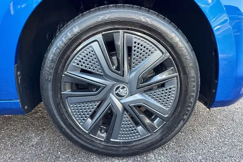 DE73FRF Škoda Fabia 1.0 TSI Colour Edition Euro 6 (s/s) 5dr Thumbnail #11