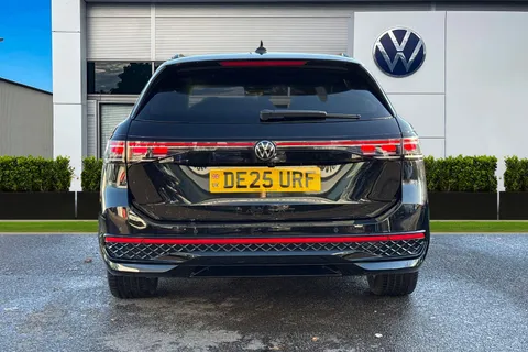 DE25URF Volkswagen Passat 1.5 TSI eHybrid 272 R-Line 5dr DSG⭐ Sunroof, Driver Assistance Pack, Info P Thumbnail #5