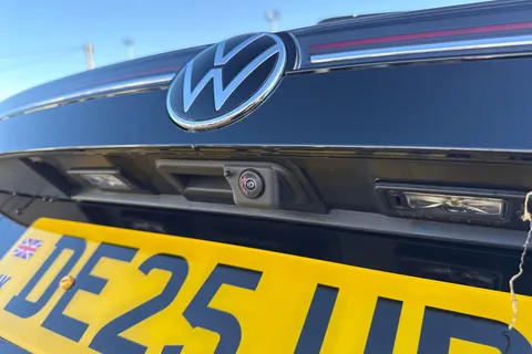 DE25URF Volkswagen Passat 1.5 TSI eHybrid 272 R-Line 5dr DSG⭐ Sunroof, Driver Assistance Pack, Info P Thumbnail #28