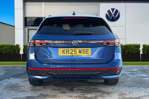 KR25WDE Volkswagen Passat 1.5 TSI eHybrid 204PS R-Line 5dr DSG ⭐Heated seats, Rear-view camera, Keyle Thumbnail #5