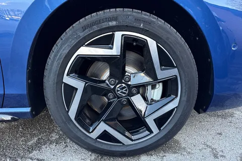 KR25WDE Volkswagen Passat 1.5 TSI eHybrid 204PS R-Line 5dr DSG ⭐Heated seats, Rear-view camera, Keyle Thumbnail #8