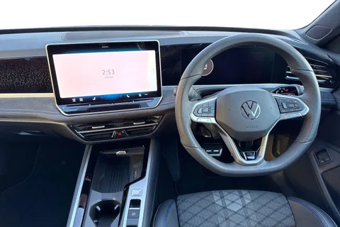 KR25WDE Volkswagen Passat 1.5 TSI eHybrid 204PS R-Line 5dr DSG ⭐Heated seats, Rear-view camera, Keyle Thumbnail #14