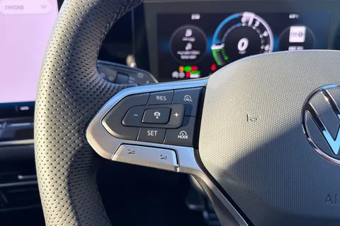 KR25WDE Volkswagen Passat 1.5 TSI eHybrid 204PS R-Line 5dr DSG ⭐Heated seats, Rear-view camera, Keyle Thumbnail #49