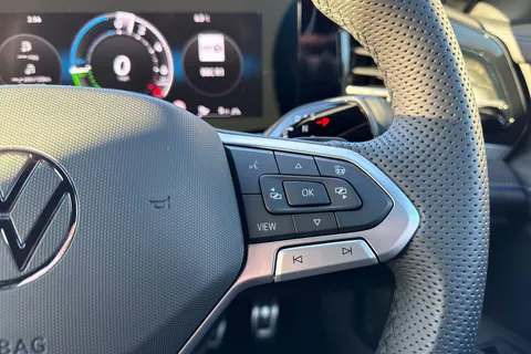 KR25WDE Volkswagen Passat 1.5 TSI eHybrid 204PS R-Line 5dr DSG ⭐Heated seats, Rear-view camera, Keyle Thumbnail #50