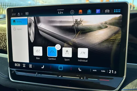 KR25WDE Volkswagen Passat 1.5 TSI eHybrid 204PS R-Line 5dr DSG ⭐Heated seats, Rear-view camera, Keyle Thumbnail #52