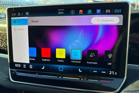 KR25WDE Volkswagen Passat 1.5 TSI eHybrid 204PS R-Line 5dr DSG ⭐Heated seats, Rear-view camera, Keyle Thumbnail #57