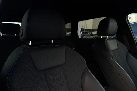 24 of 64 for Audi A4 Avant Avant S line 40 TFSI 204 PS S tronic