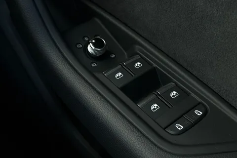 39 of 64 for Audi A4 Avant Avant S line 40 TFSI 204 PS S tronic