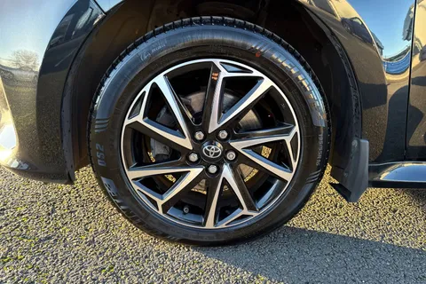 12 of 64 for Toyota Yaris 1.5 VVT-h Design E-CVT Euro 6 (s/s) 5dr