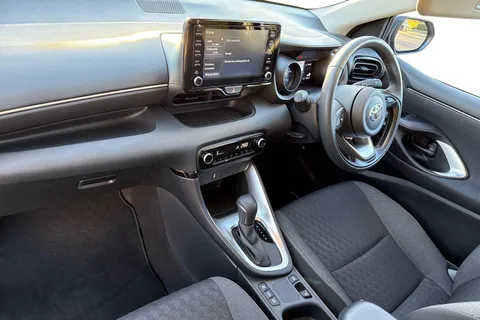 15 of 64 for Toyota Yaris 1.5 VVT-h Design E-CVT Euro 6 (s/s) 5dr