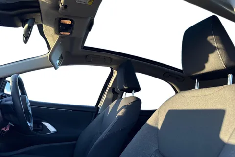 16 of 64 for Toyota Yaris 1.5 VVT-h Design E-CVT Euro 6 (s/s) 5dr